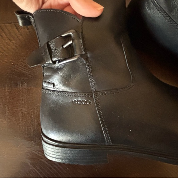 ECCO Women’s Size 39 Black Leather Ankle Boots Gore-Tex Waterproof Like New - Picture 3 of 7